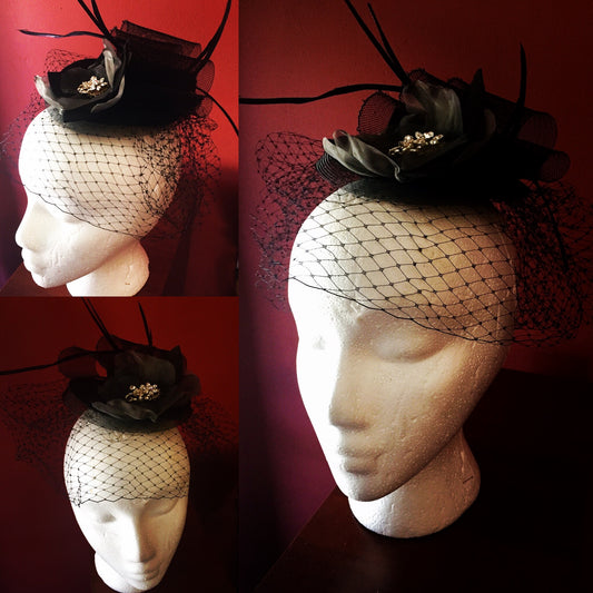 Black Russian tulle/horsehair fascinator with comb